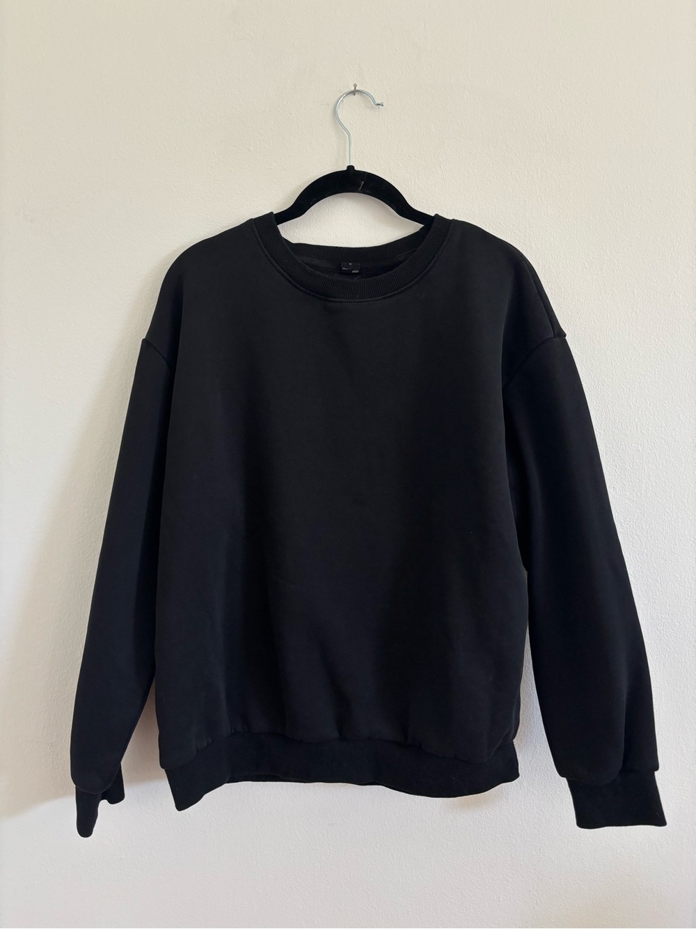 Blank Black Crewneck Sweatshirt